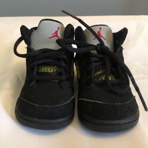 Jordan 5 retro metallic 100% authentic all black suede size 4.5c